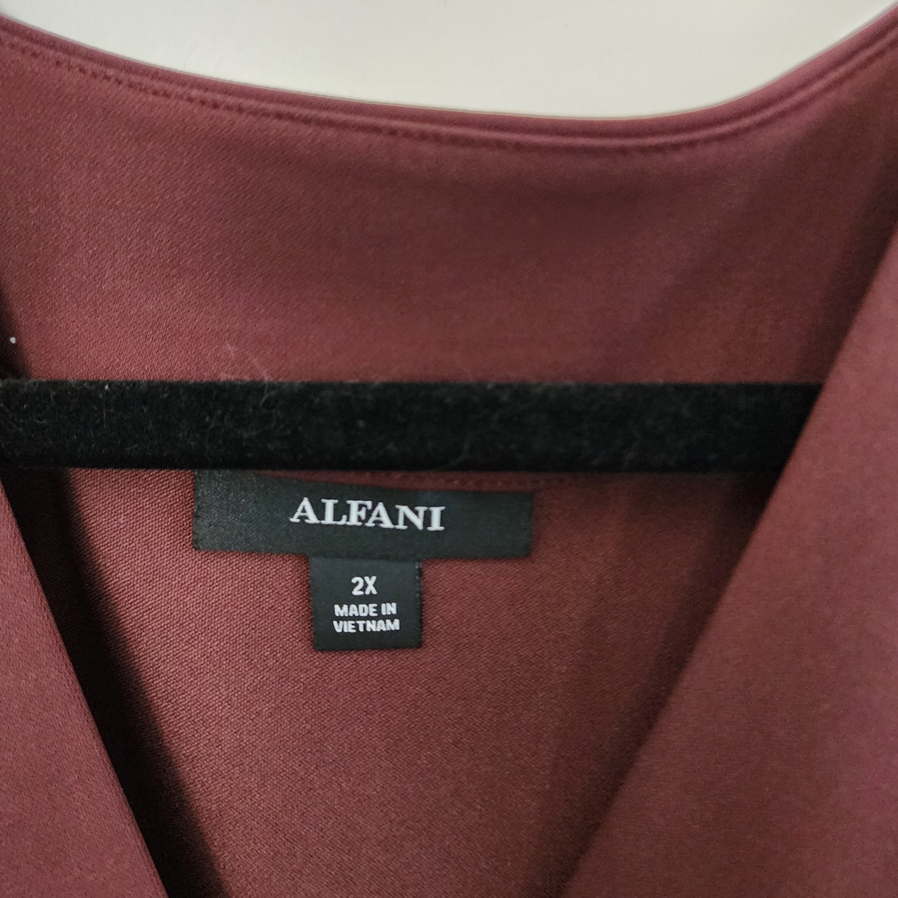5/$30 Alfani Women's Brown V-Neck  Shell Blouse Size 2X - Picture 3 of 4